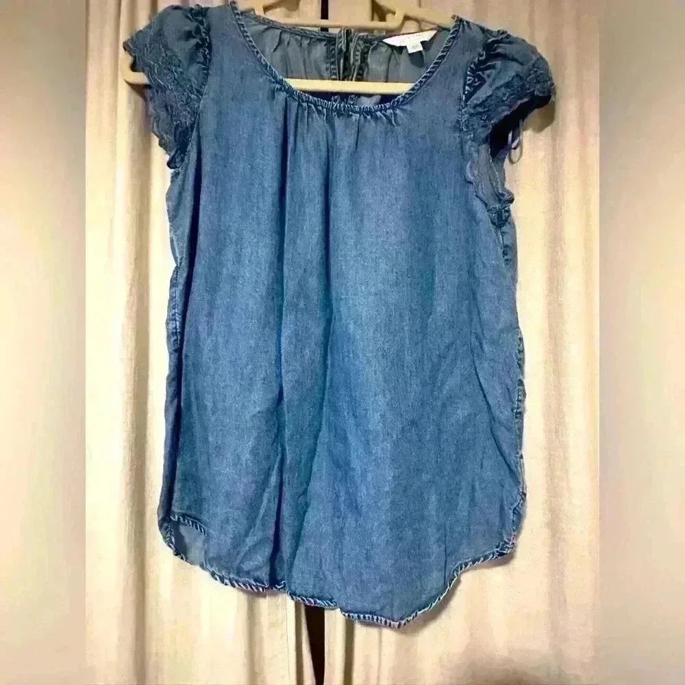 Lauren Conrad Blue Denim Peasant Top with Lace Detail, Size XS, Casual Office - Picture 1 of 5